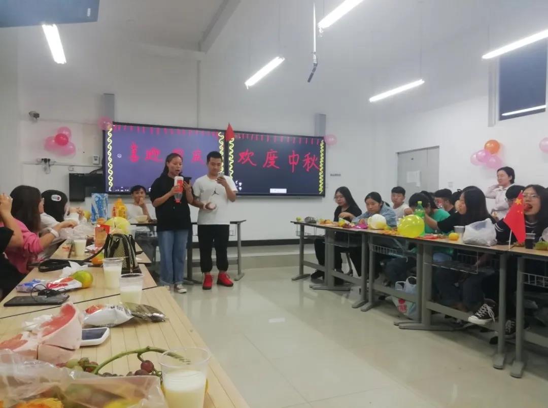 10.8班级故事01.jpg 10.8班级故事01.jpg