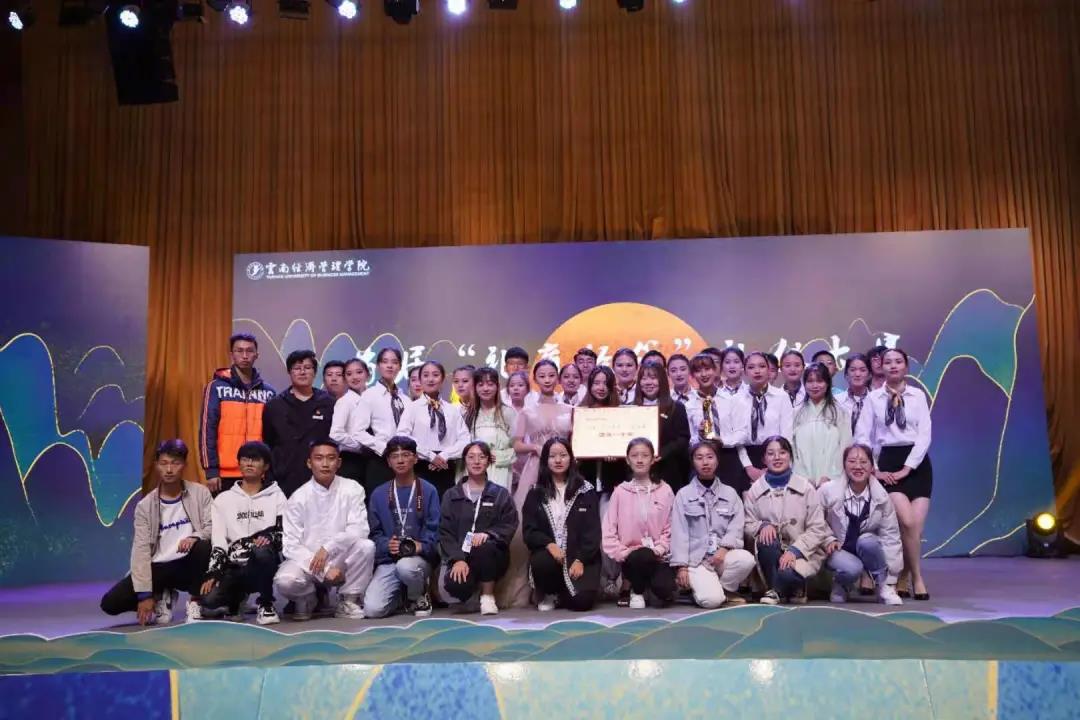 教育学院“承礼育师”带你领略礼仪大赛冠军风采 第 7 张