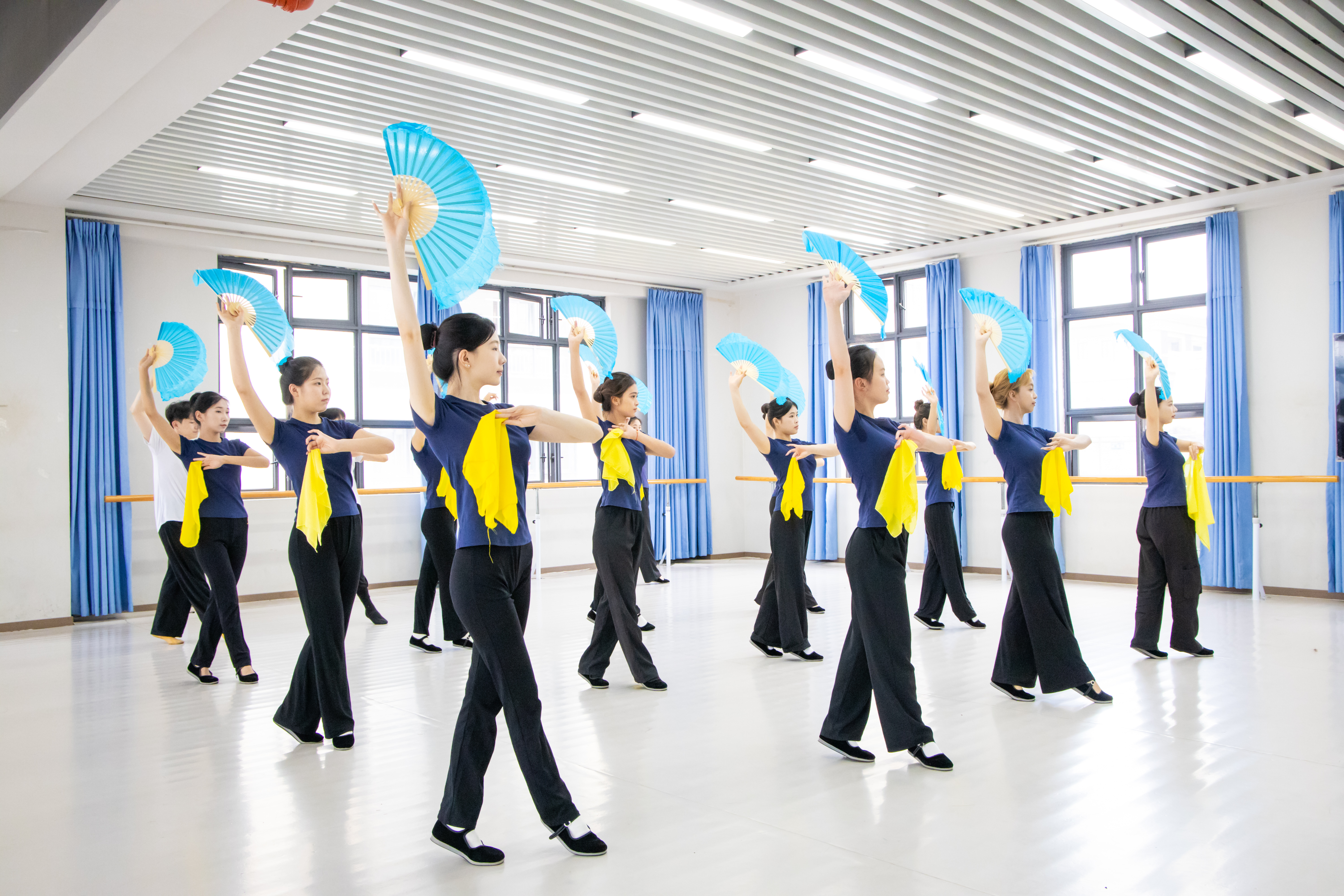 舞蹈室(1) 舞蹈室(1)