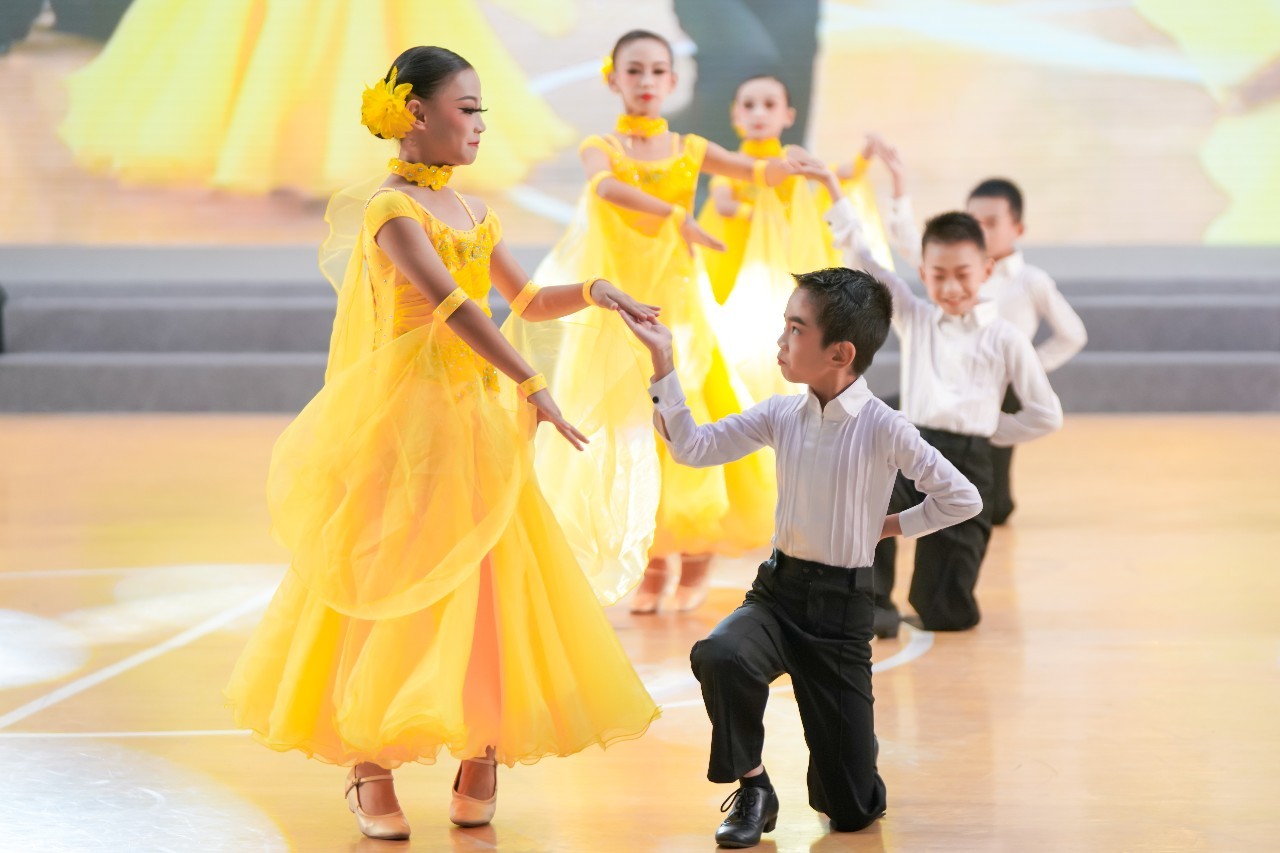 2023年云南省大学生体育舞蹈锦标赛在云南经济管理学院开幕! 第 18 张 2023年云南省大学生体育舞蹈锦标赛在云南经济管理学院开幕! 第 18 张