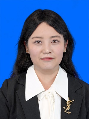 卢璐.jpg