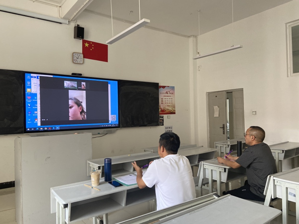 校园职航|高职学院携手安宁市徐果文化教育培训学校有限公司开展专场招聘会 第 4 张