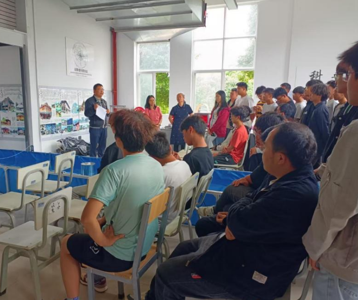 屏幕截图 2025-06-07 225708.png 屏幕截图 2025-06-07 225708.png