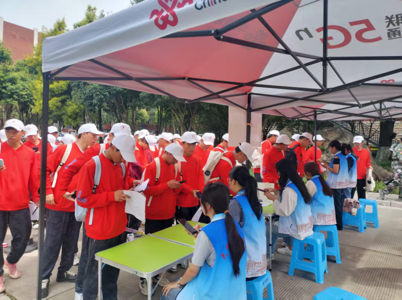 屏幕截图 2025-12-23 194513.png 屏幕截图 2025-12-23 194513.png