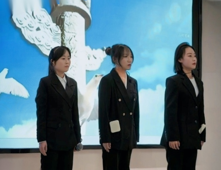 商韵雅言润心田，经典传承绽芳华——商学院诵读比赛圆满落幕 第 2 张