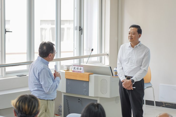 阮鸿献企业家走进云南经济管理学院共话青年成长与时代担当 第 4 张