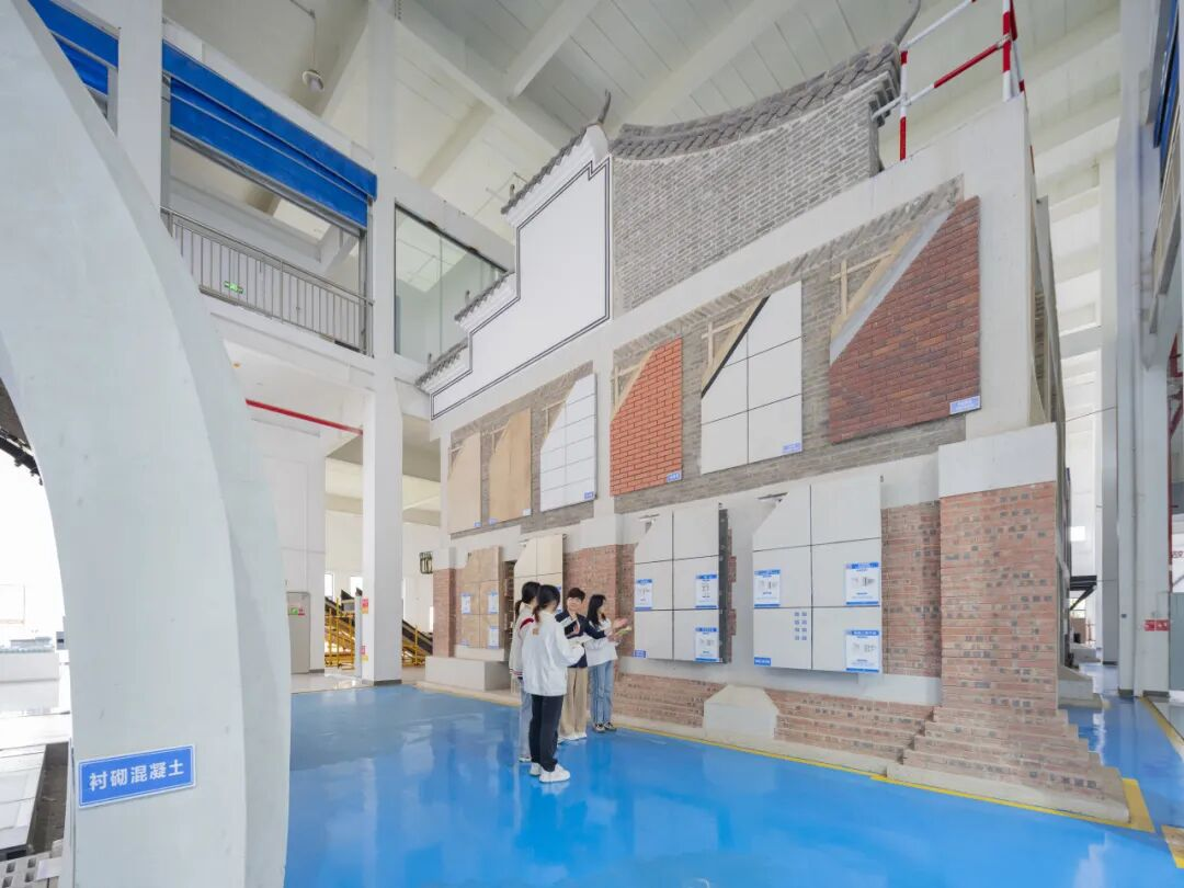 云南经济管理学院荣登软科2026中国大学排名全国15强! 第 4 张 云南经济管理学院荣登软科2026中国大学排名全国15强! 第 4 张